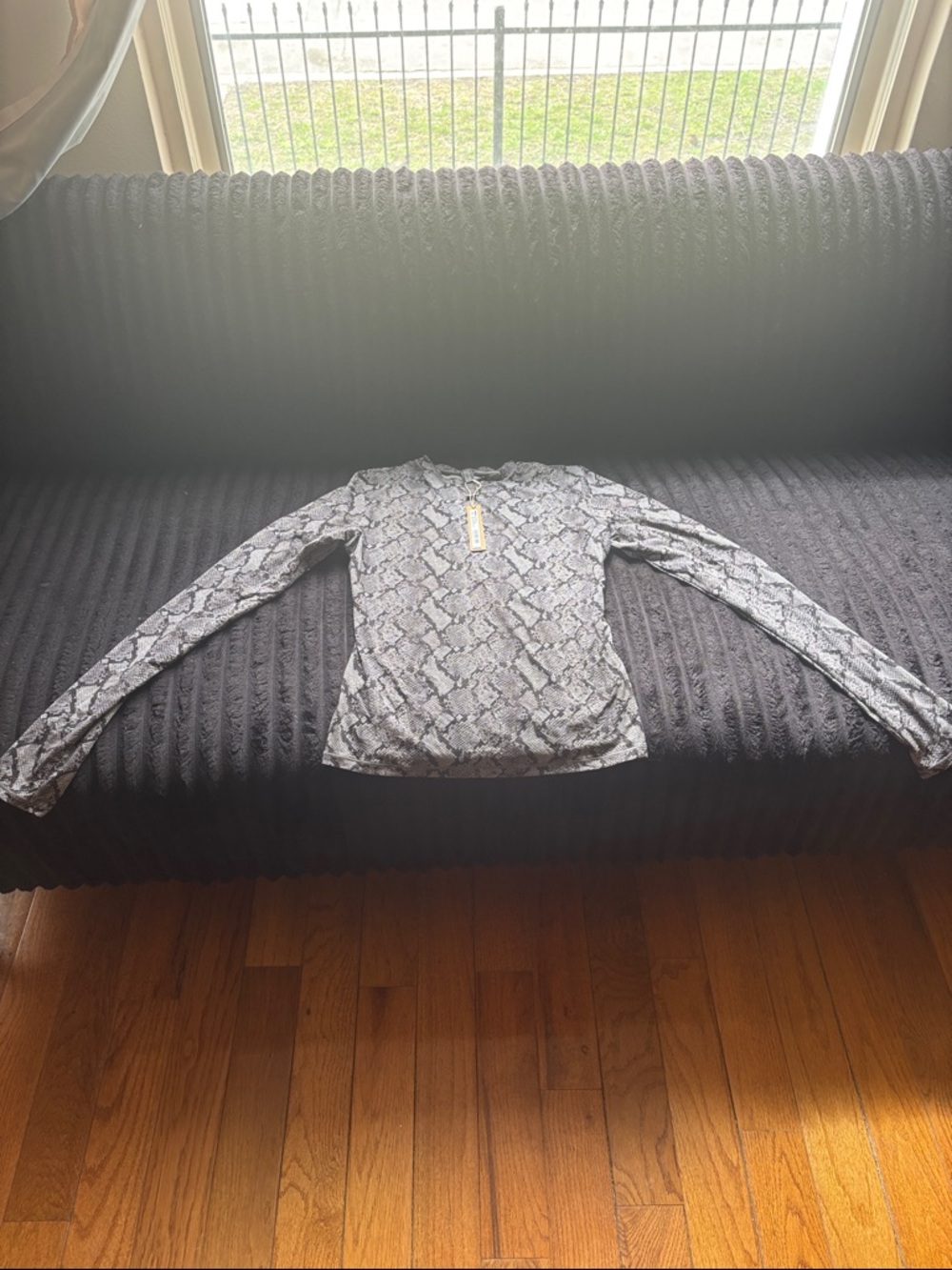 SKIMS Fits Everybody Long Sleeve Top •NWT•Never Worn •Shadow Snake Print • Med